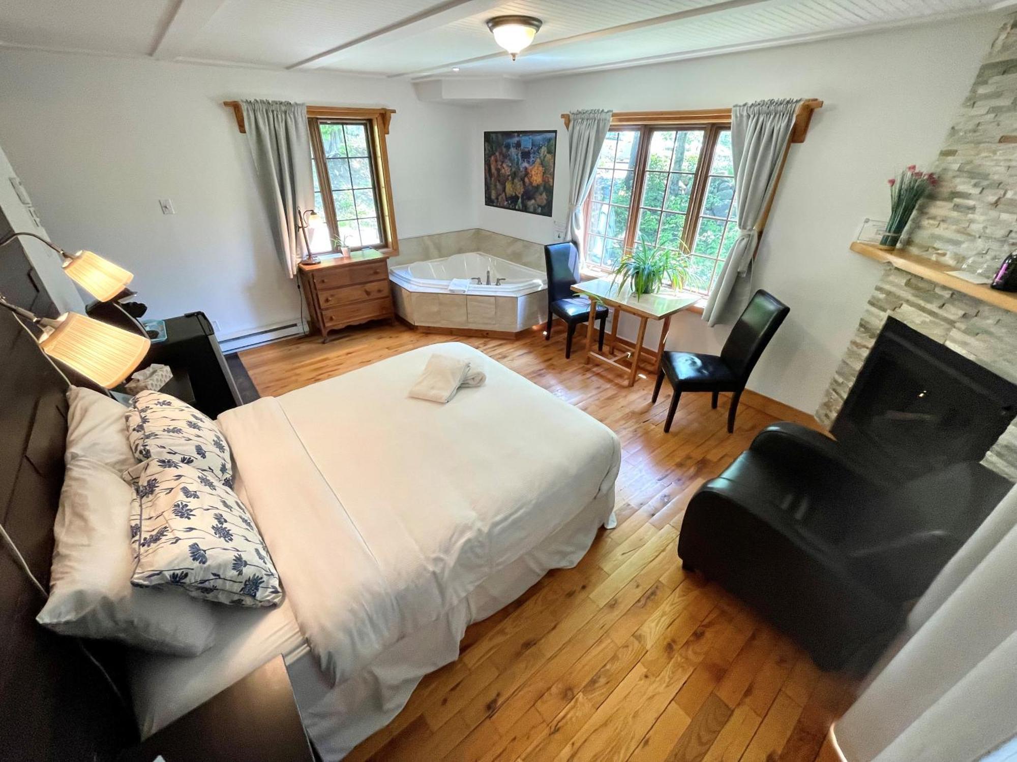 Auberge Spa & Beaux Reves Sainte-Adele Ngoại thất bức ảnh