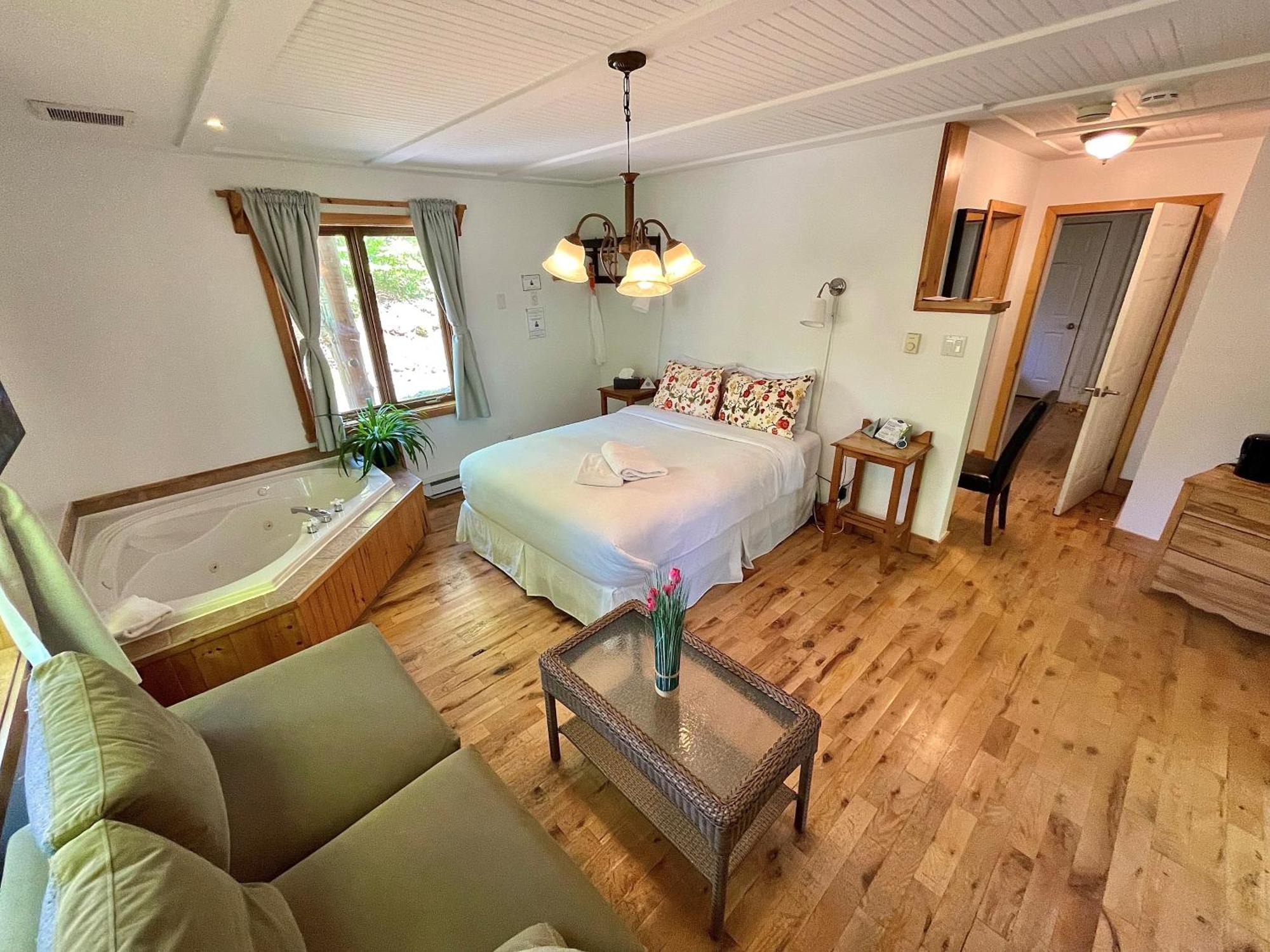 Auberge Spa & Beaux Reves Sainte-Adele Ngoại thất bức ảnh