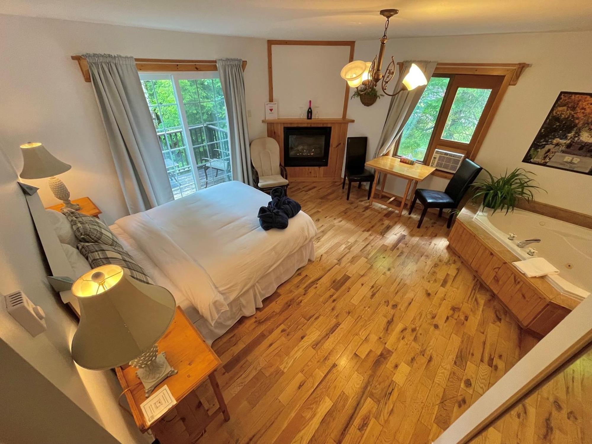 Auberge Spa & Beaux Reves Sainte-Adele Ngoại thất bức ảnh